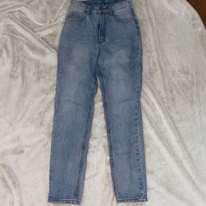 BRANDY MELVILLE JEANS